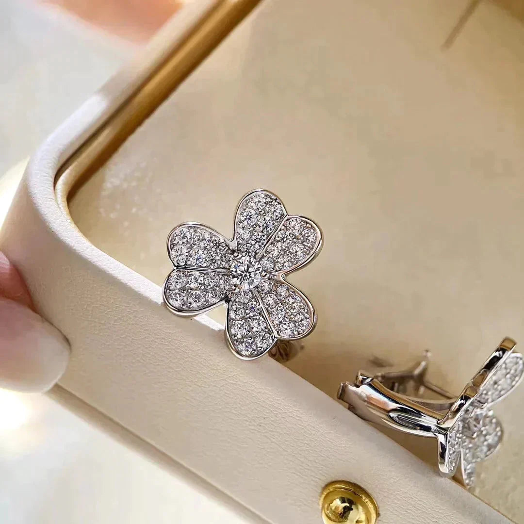 [AuraEcho]CLOVER COMOS DIAMOND EARRINGS SILVER