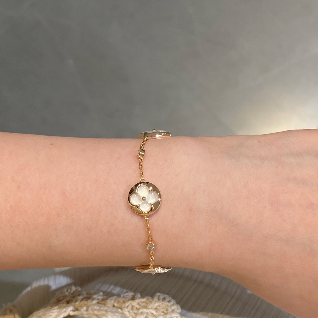 [AuraEcho]STAR AND SUN 4 MOTIF WHITE MOP PINK GOLD BRACELET